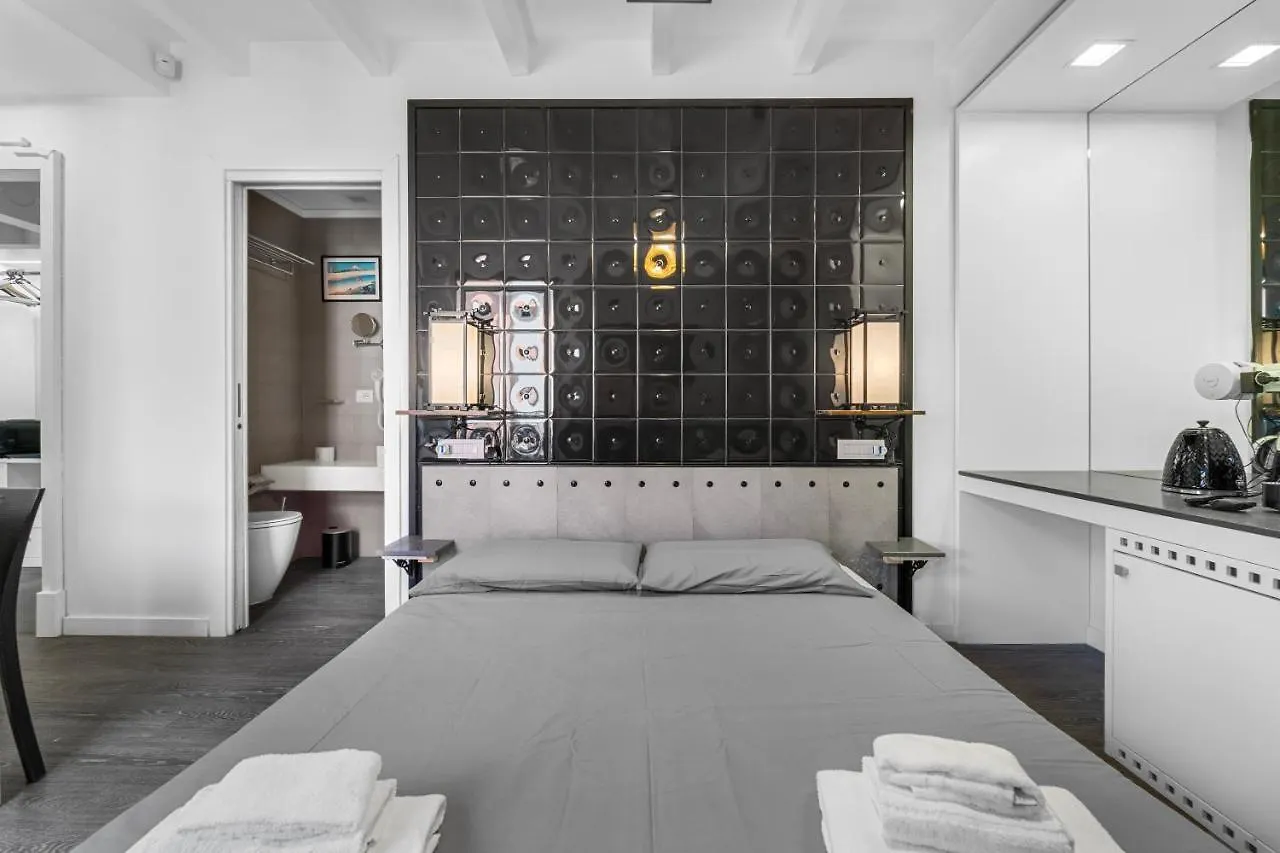 Ukiyo Suites And Rooms Cagliari 0*,  Italie
