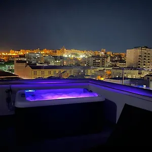 Bed & Breakfast 18 Dante Luxury, Cagliari