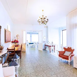 hotel-bisanzio-cesenatico.emilia-romagnahotels.net/